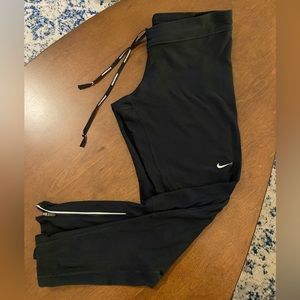 NIKE DRI FIT RUNNING CAPRIS